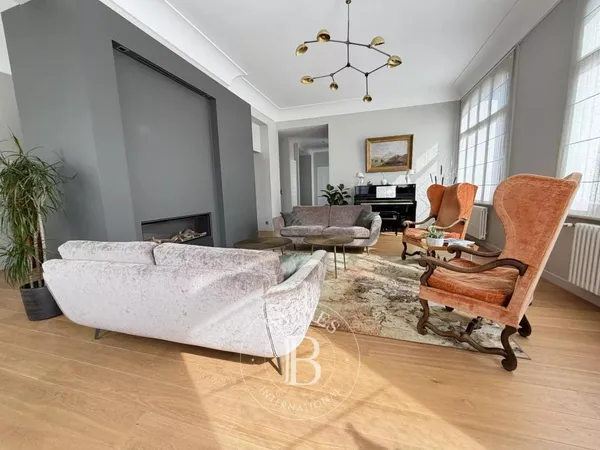 Vends maison - 383 m² - 10 pièces - Lille 59800