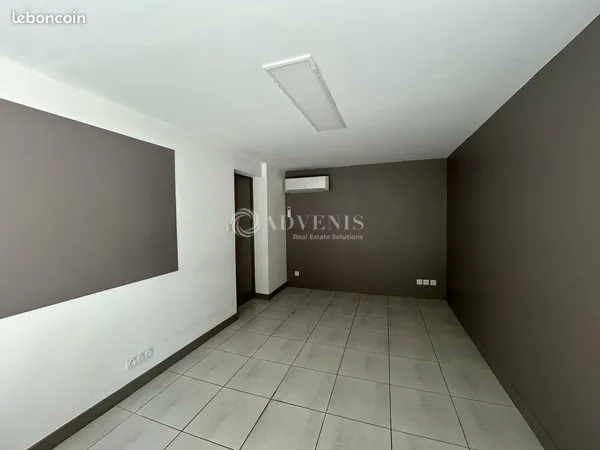 Bureau 50 m²