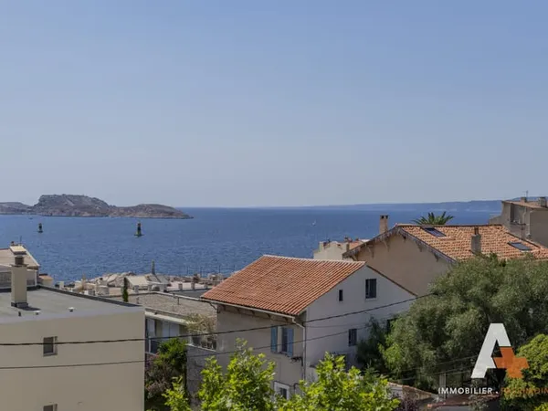 Marseille 7éme : Endoume-Malmousque type 3 vue mer avec terr