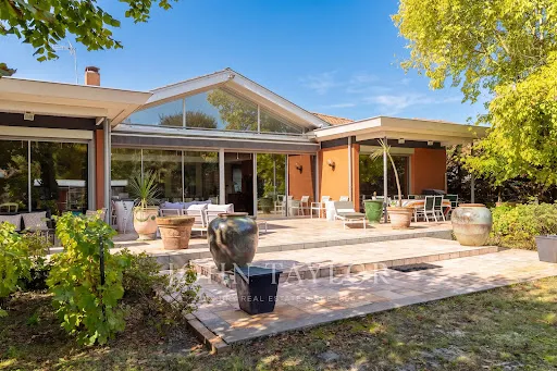 Maison 6 pièces 292 m²