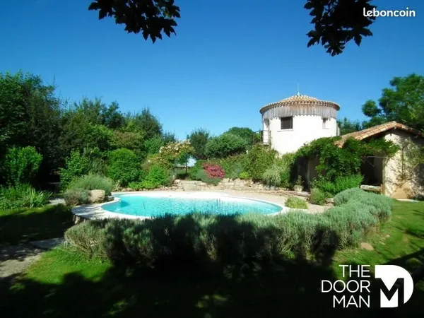 Propriété 8 pièces 160 m²