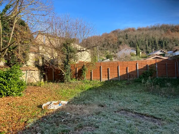 Terrain 300 m²