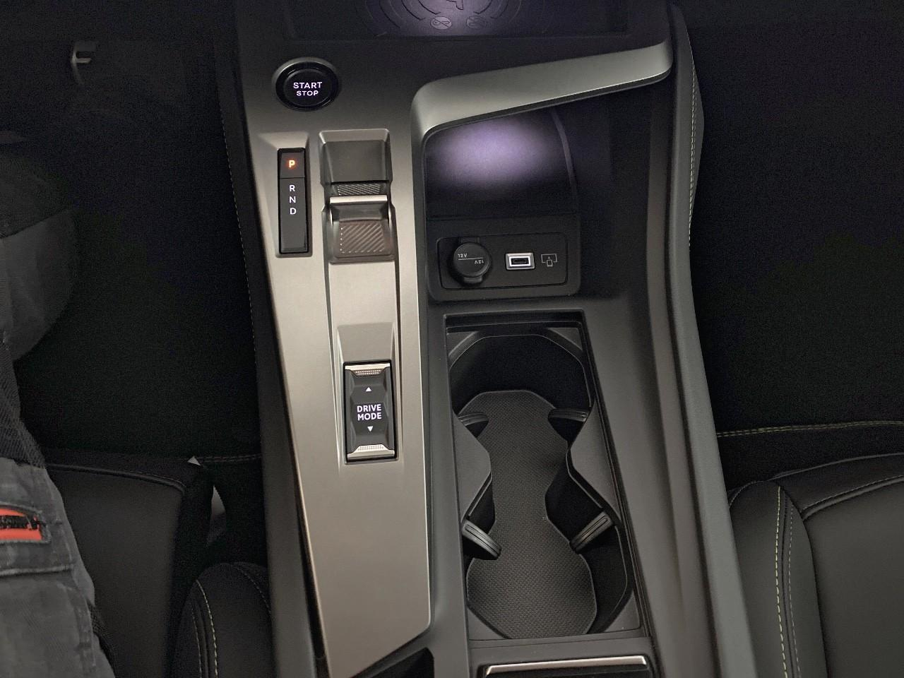Peugeot 308 sw electrique 55 kwh 156ch gt — photo 17