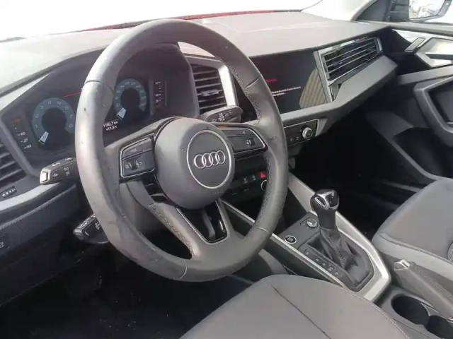 Audi A1 sportback 25 tfsi 95 ch s tronic 7 — photo 15