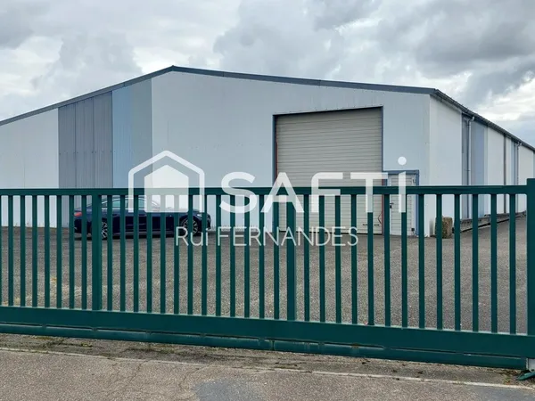 Local artisanal, commercial ou dépôt 400m²