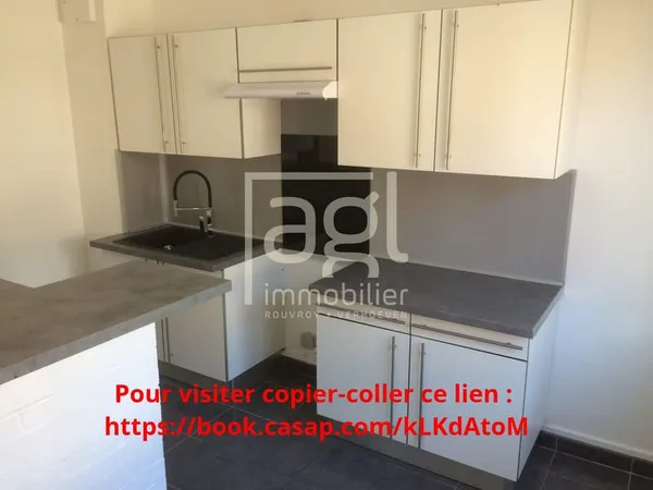 Dunkerque centre, F2 rénové avec cuisine aménagée.