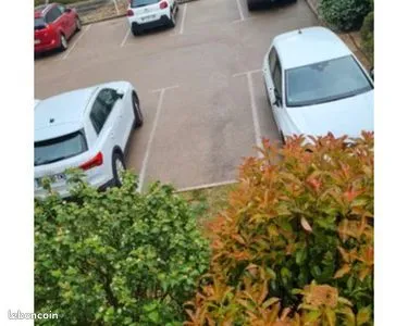 Location place de parking extérieur sécurisé proche centre Montpellier