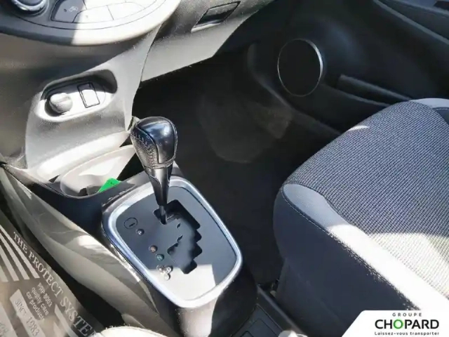 Toyota Yaris 110 vvt-i cvt — photo 16
