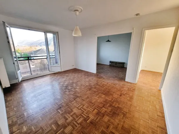 4P+ Cuisine 62m2 avec loggia , secteur village