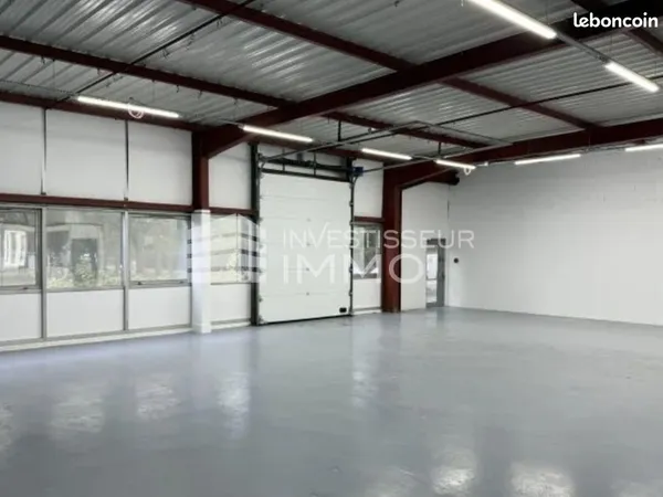 Local d'activité 320 m²