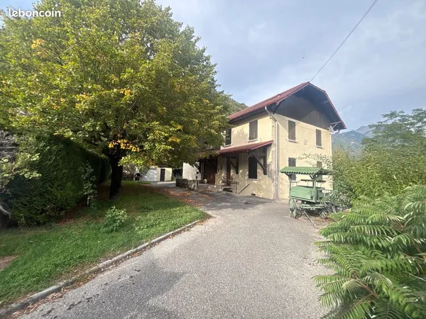Propriété 5 pièces 122 m²