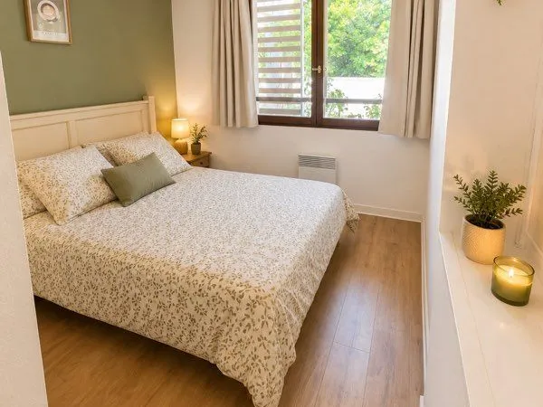 Appartement rénové avec piscine et parking