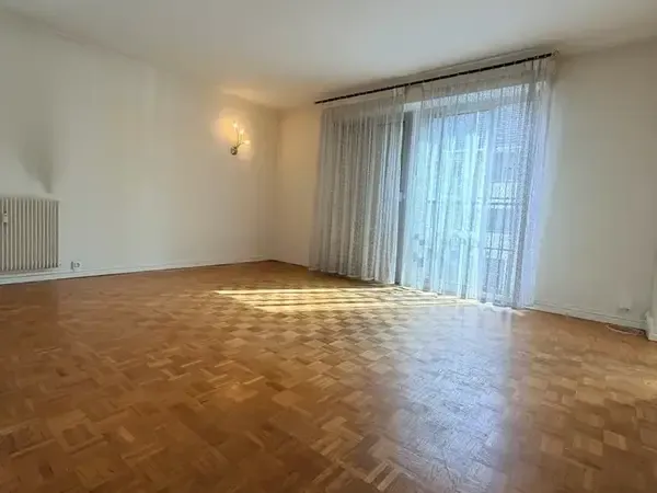 Appartement F4 lumineux avec parking