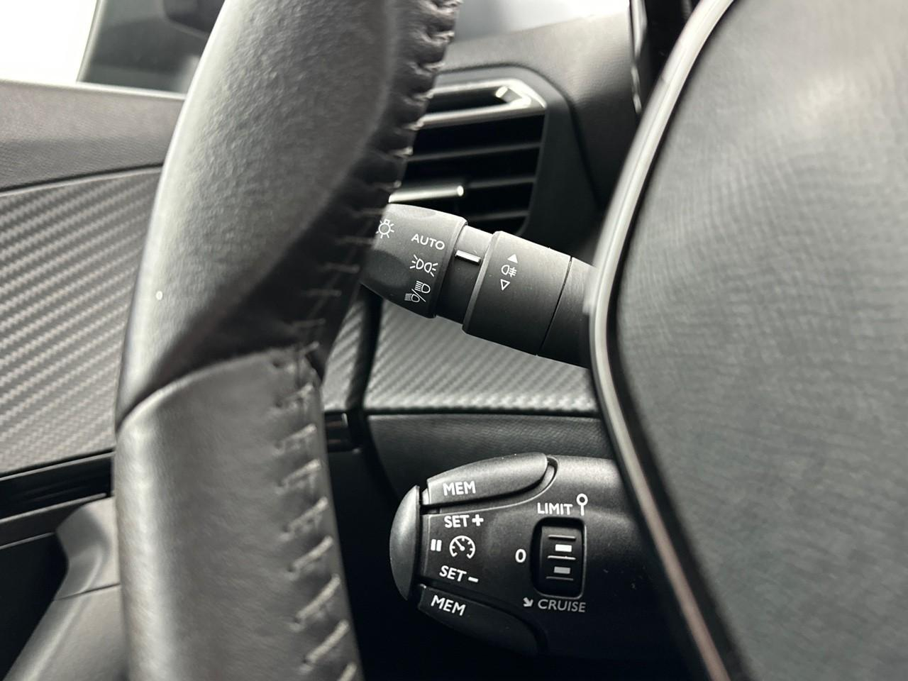 Peugeot 2008 puretech 100 s&s bvm6 style — photo 19