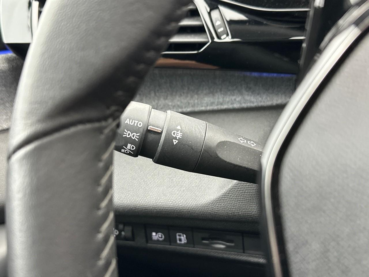 Peugeot 308 phev 180 e-eat8 allure pack — photo 17