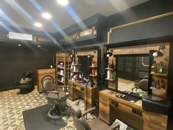 Barber à vendre bail 3-6-9