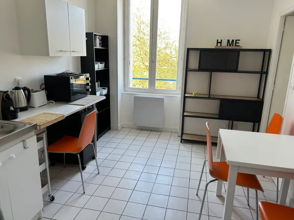 Loue T1 bis meublé de 31m2 - face Loire