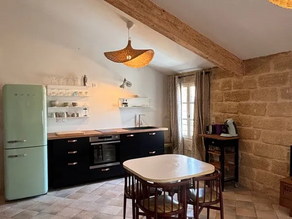 Appartement 37 m2 refait a neuf, beaucoup de charme dans bâtiment historique