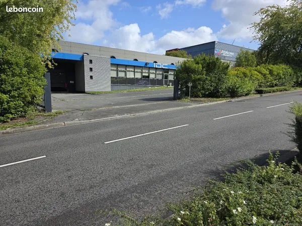 Bureaux 1712 m² BONDUES