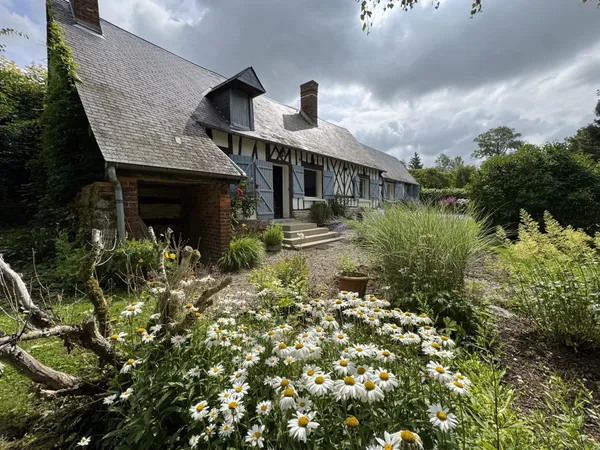 Charmante maison typique, 98m² sur jardin arboré