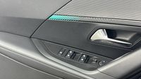 Peugeot 2008 1.5 BlueHDi 130ch S&S Allure Pack EAT8 125g — photo 18