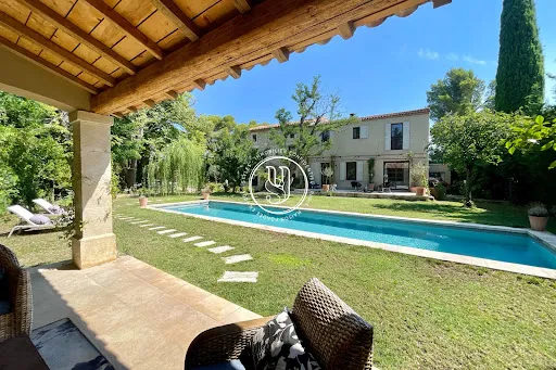 Maison 7 pièces 298 m²