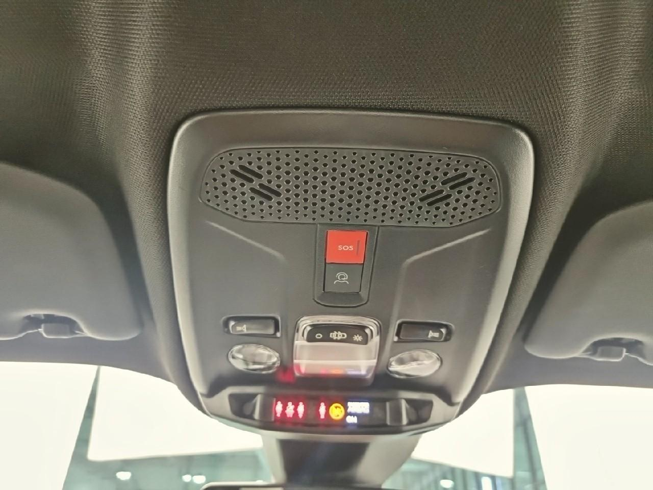 Peugeot 2008 hybrid 145 e-dcs6 style — photo 32