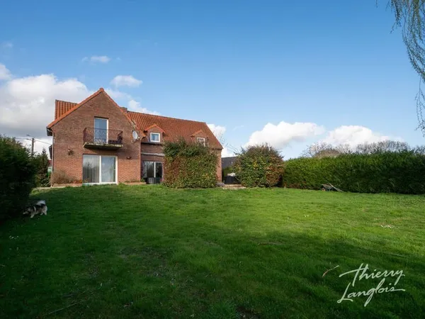 Maison 7 pièces 339 m²