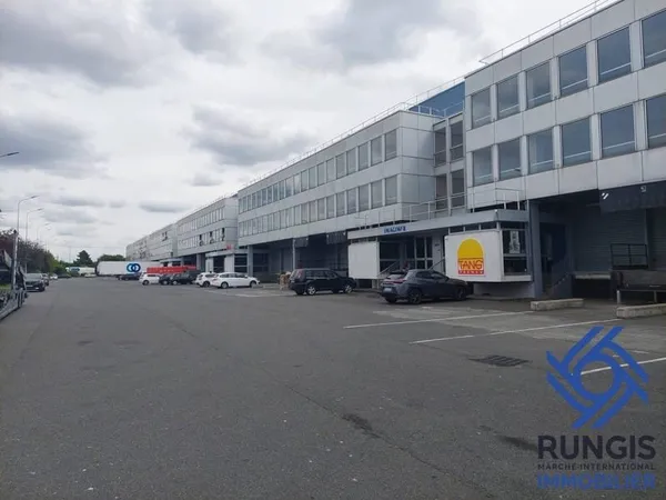 Entrepôt 2026 m²