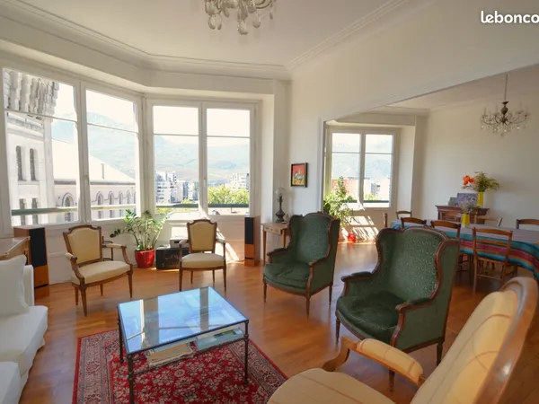 Grand appartement T5 de 155 m² - cachet des années 30 - entièrement rénové en 2017- vue panoramique 