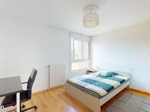 Chambre 4 pièces 87 m²