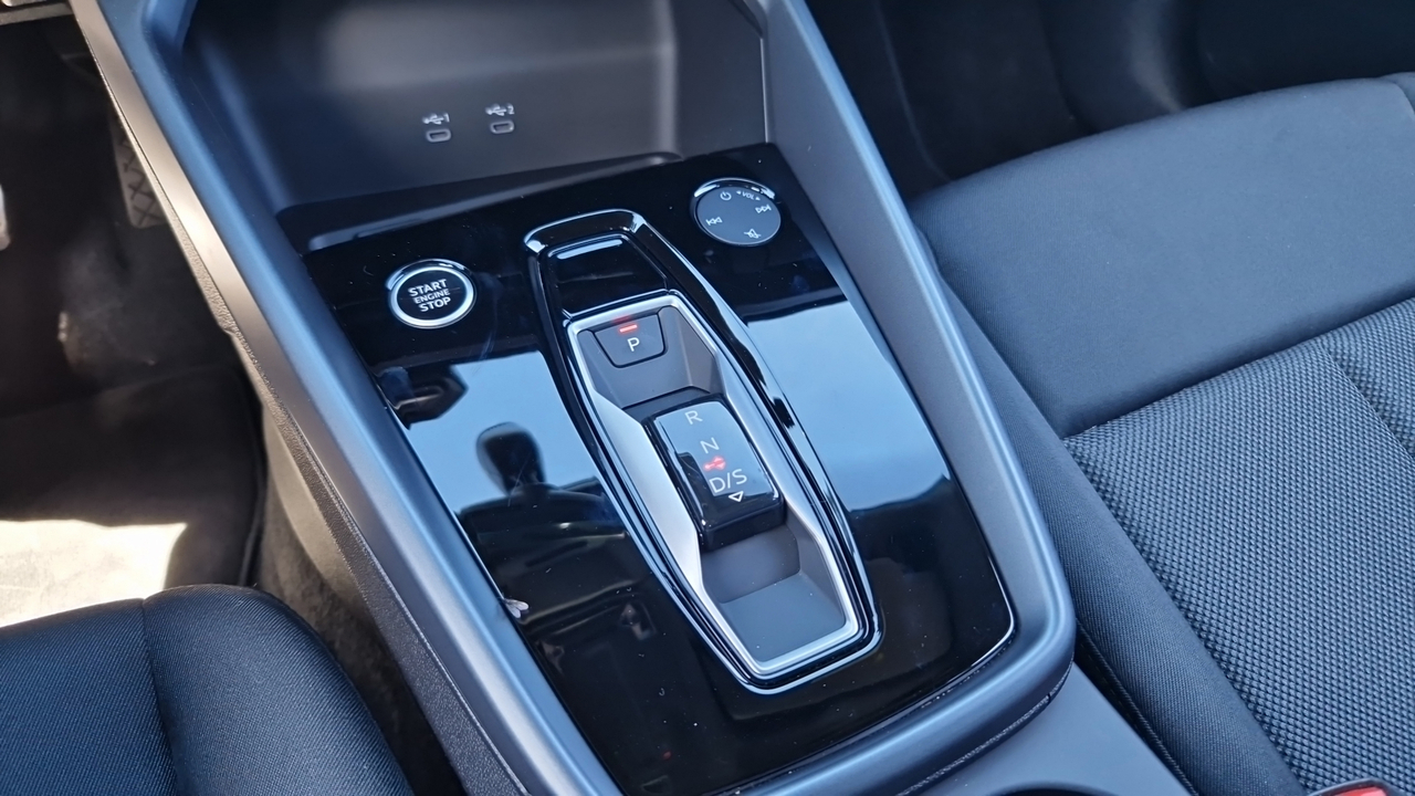 Audi A3 Sportback TFSI Mild Hybrid 116 S tronic 7 — photo 23