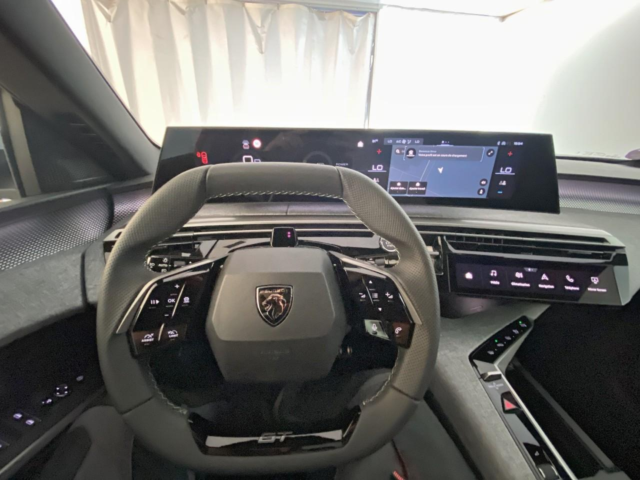 Peugeot 3008 hybrid 145 e-dcs6 gt — photo 12