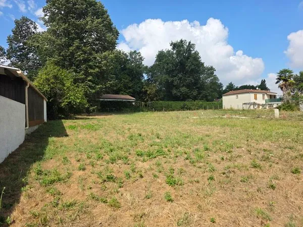 Terrain 396 m²