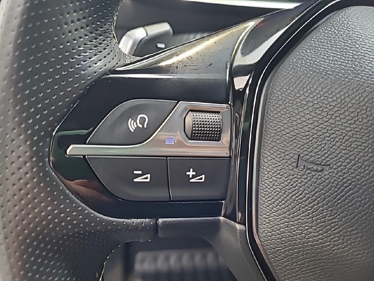 Peugeot 2008 puretech 130 s&s eat8 gt — photo 26