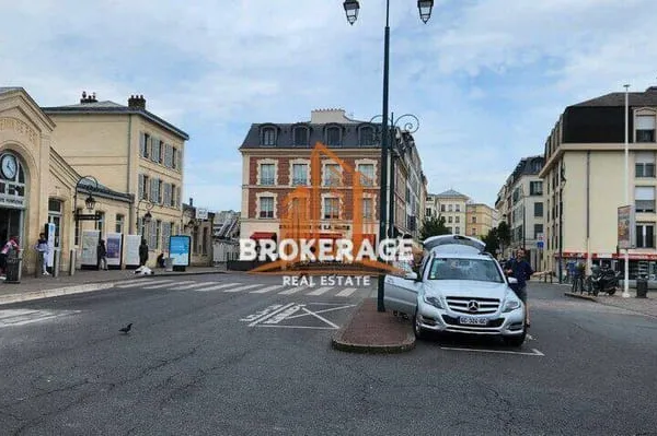 Local commercial 286 m²