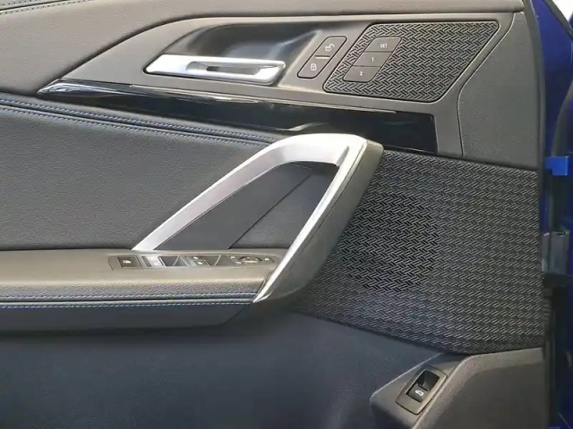 Bmw X1 sdrive 18i 136ch dkg7 — photo 9