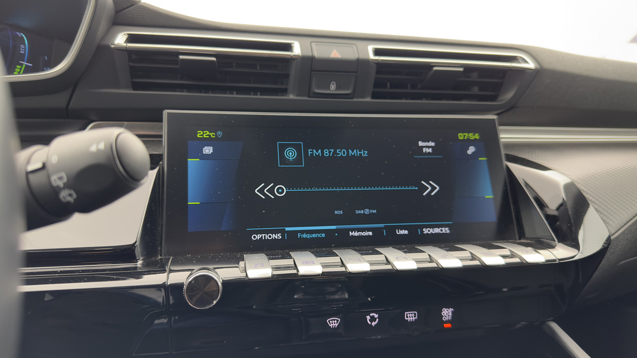 Peugeot 508 SW Hybrid 225 e-EAT8 — photo 21