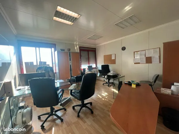 LOCAL D'ACTIVITE 576 m² CORBAS
