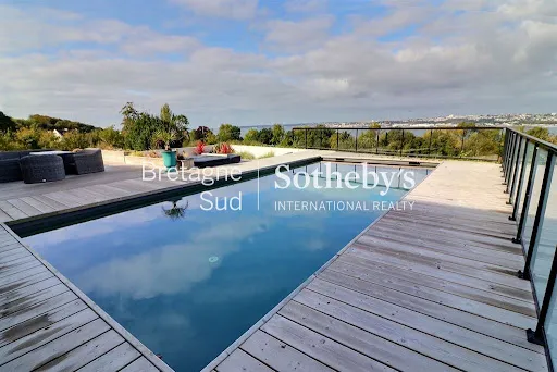 Maison 13 pièces 300 m²
