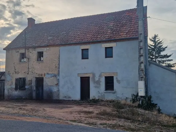 Maison à rénover + terrain de 1 000 m² - Saint-Genest - 23 000