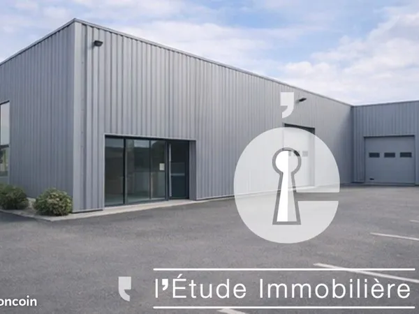 Local 585 m² BOUERE
