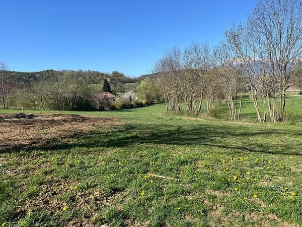 Terrain 570 m²