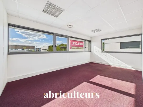 Bureaux lumineux et climatisés | ZAC du Parc d'Archevilliers - Chartres (28000)
