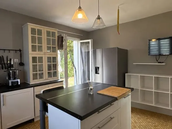 Maison 6 pièces 233 m²