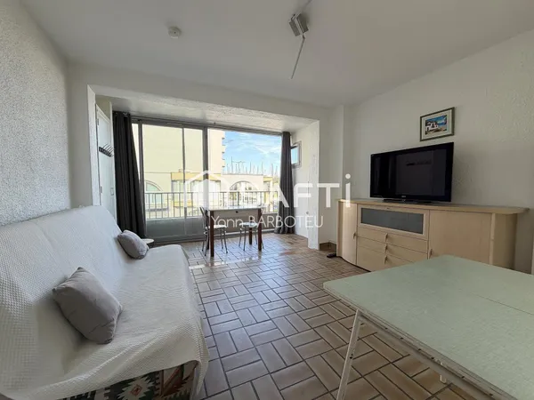 Studio meublé situé au Port