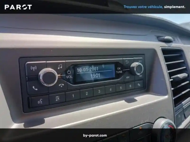 Ford Transit fourgon fg t310 l2h2 2.0 ecoblue 130ch ambiente — photo 4