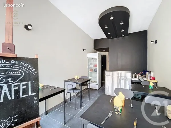 Local commercial 246 m²