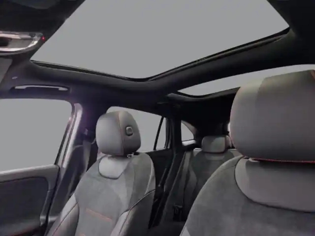 Mercedes Gla 250 e hybrid eq amg line — photo 13