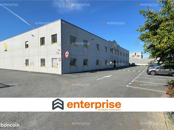 Bâtiment 1 530 m²